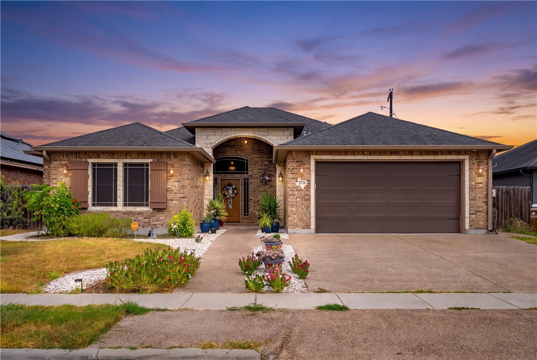 2718 Yeager Dr — photo