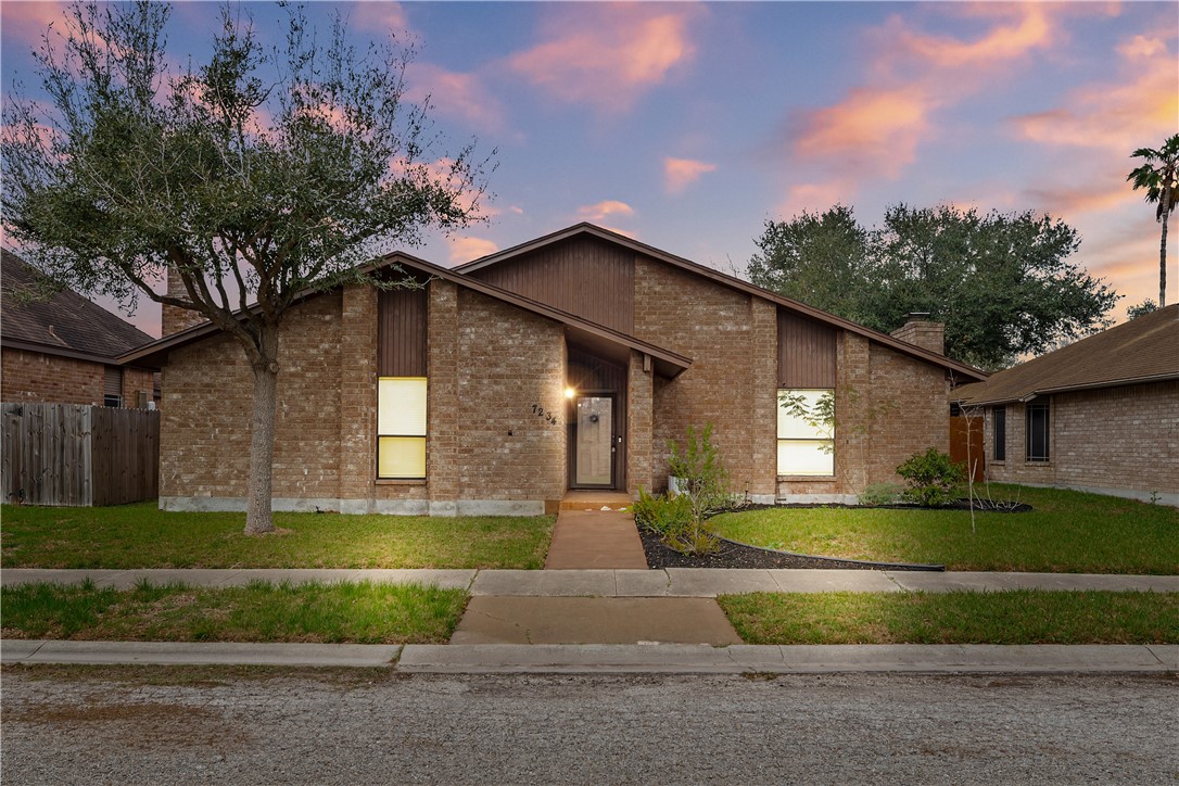 7234 Diamond Ridge Dr — photo