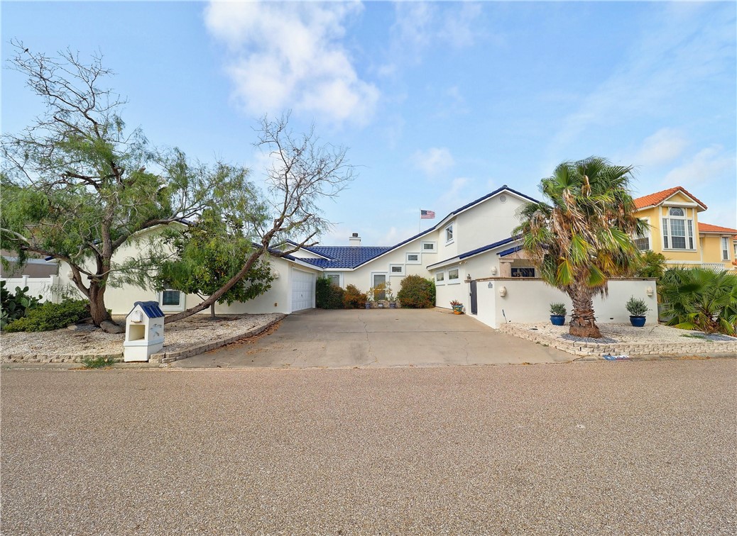 13541 Peseta Ct — photo