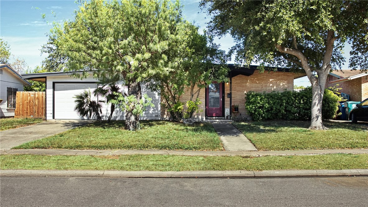 1114 Crescent Dr — photo