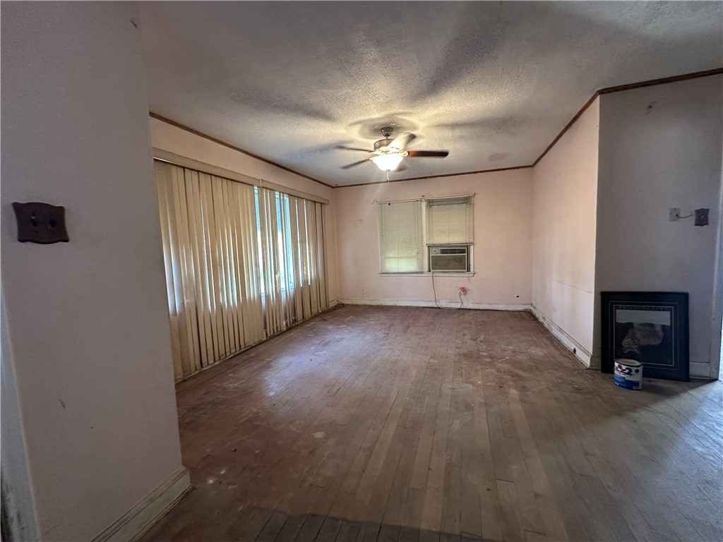 303 E Joyce Street, Bishop, TX 78343 — photo 2