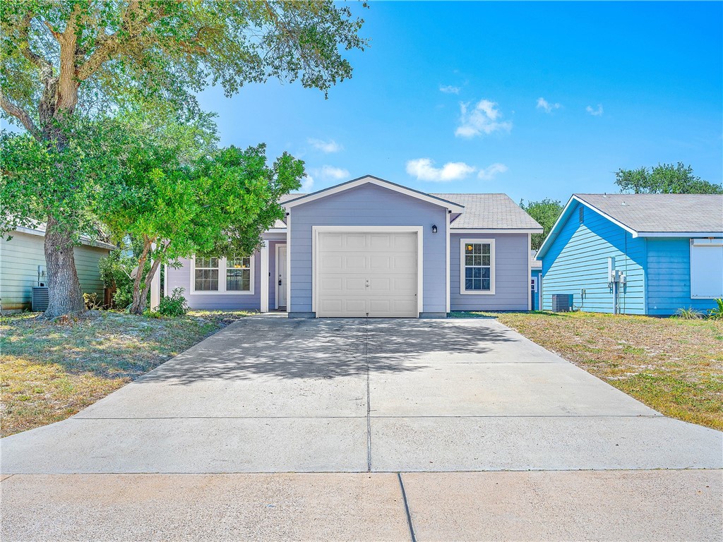 113 Captains Bay Dr — photo