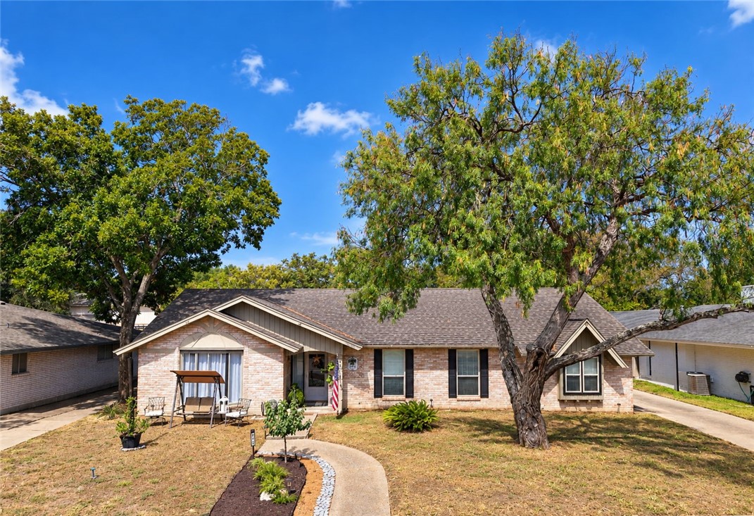 4318 Congressional Dr — photo