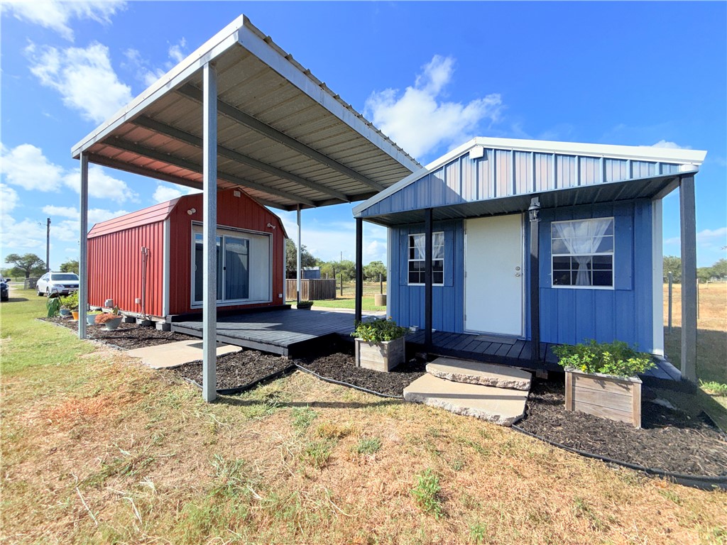 137 FM 1360 — photo