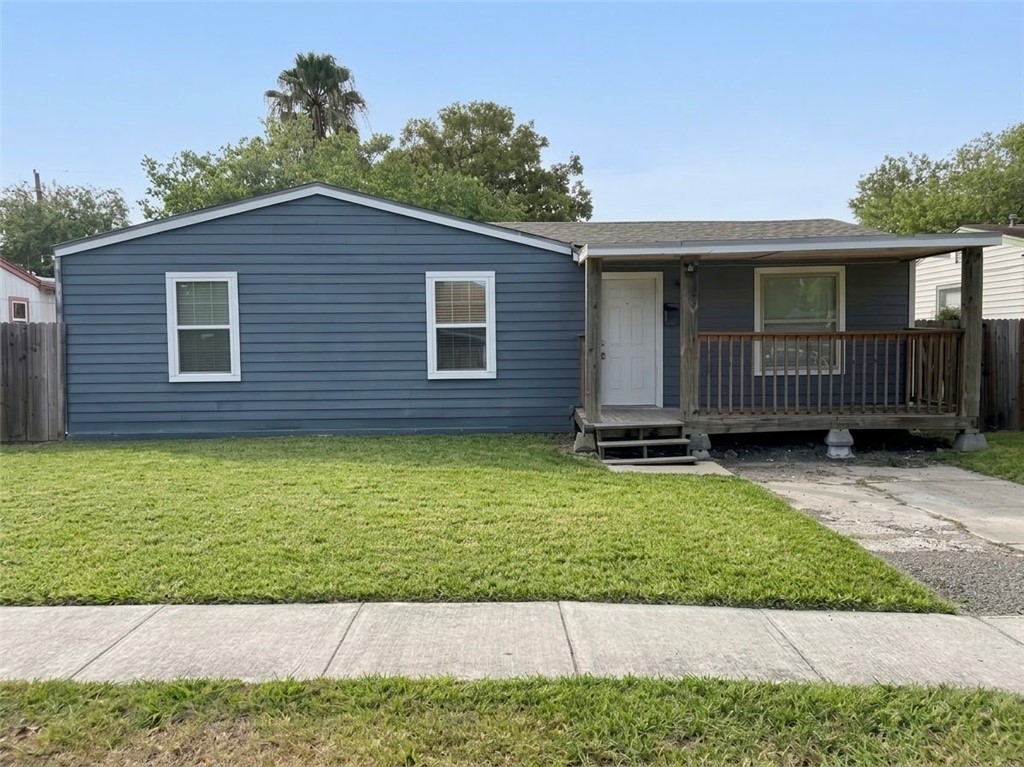 941 Acacia Dr — photo