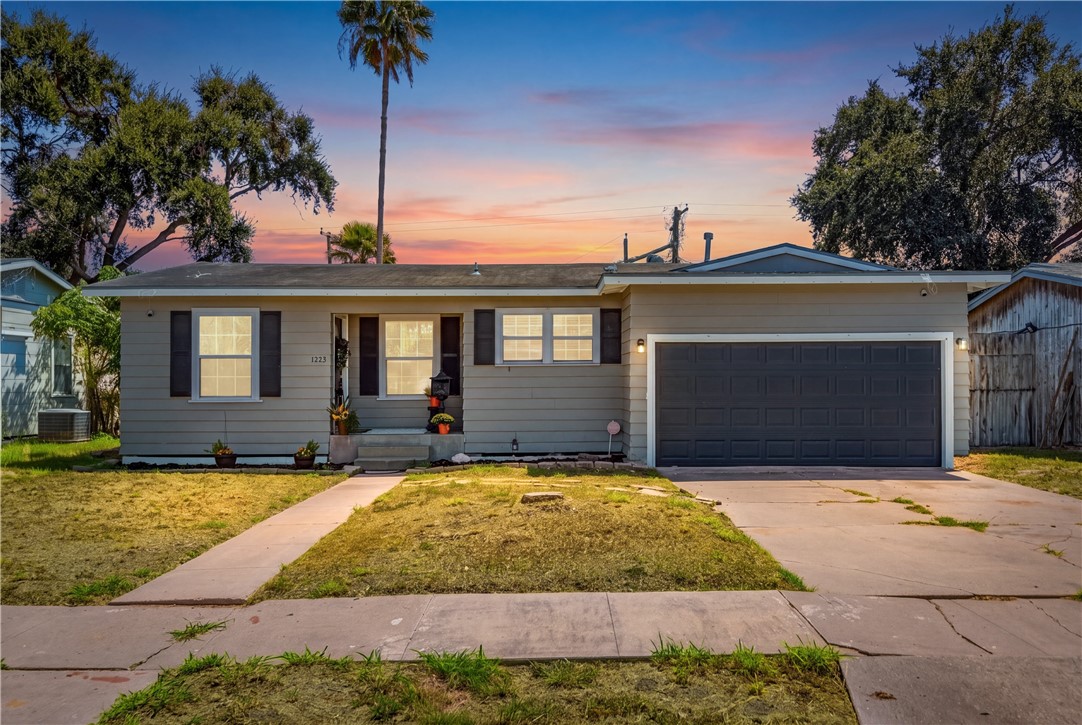 1325 Ray Dr — photo