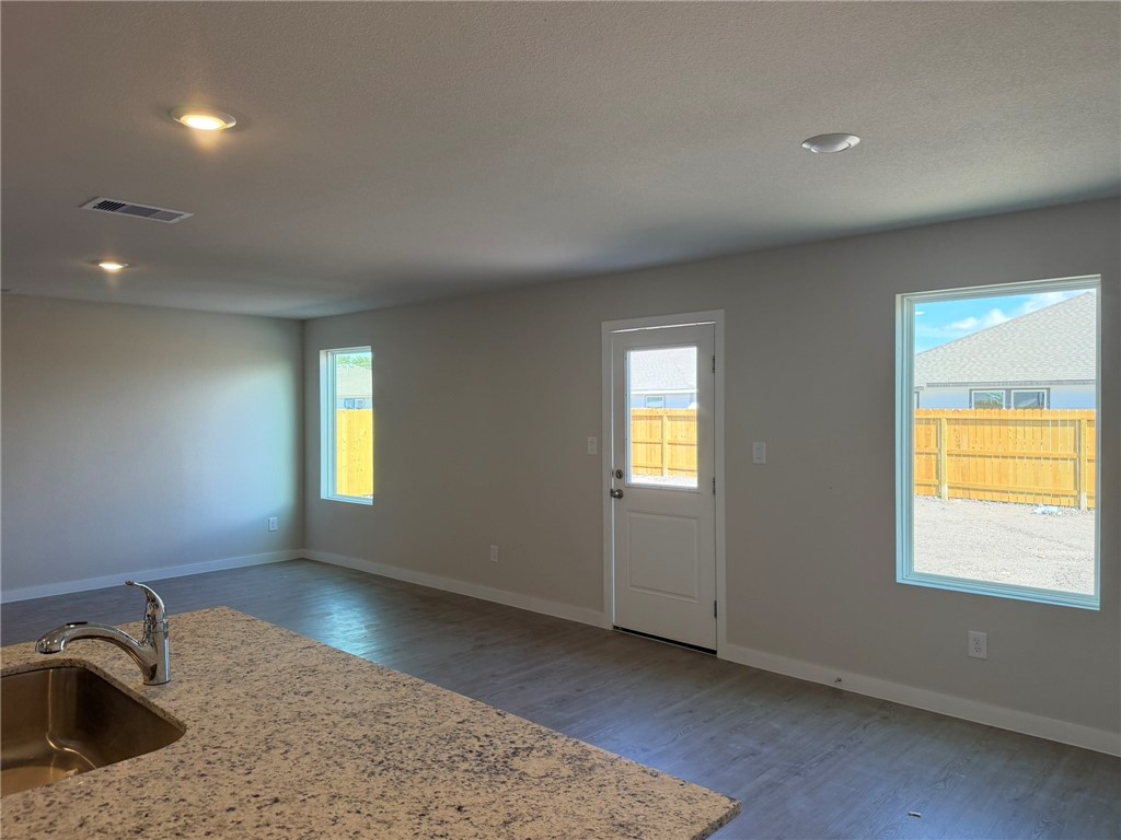 Home in Corpus Christi, TX 78415 — photo 3