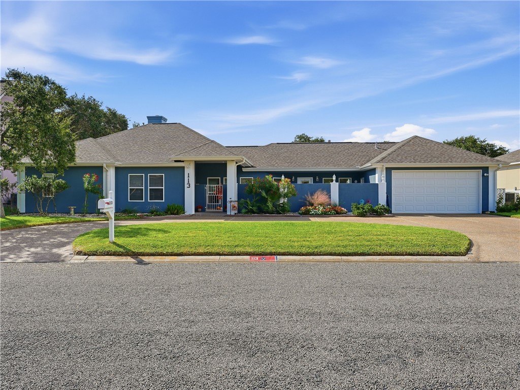 Home in Rockport, TX 78382 — photo 2
