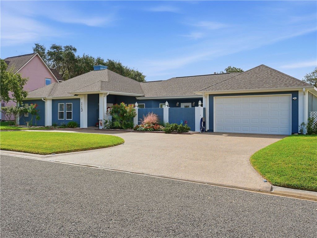 Home in Rockport, TX 78382 — photo 3