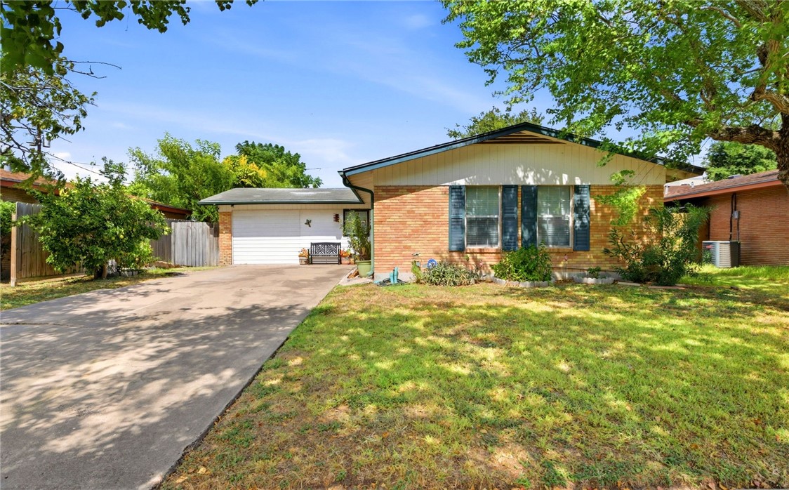 4014 Bradford Dr — photo