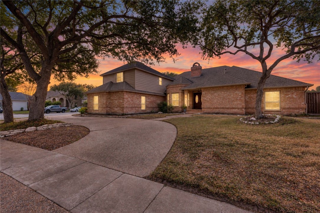 7629 Lake Bolsena Dr — photo