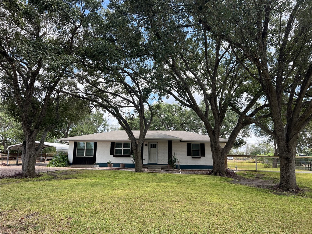109 Lakeview Dr — photo