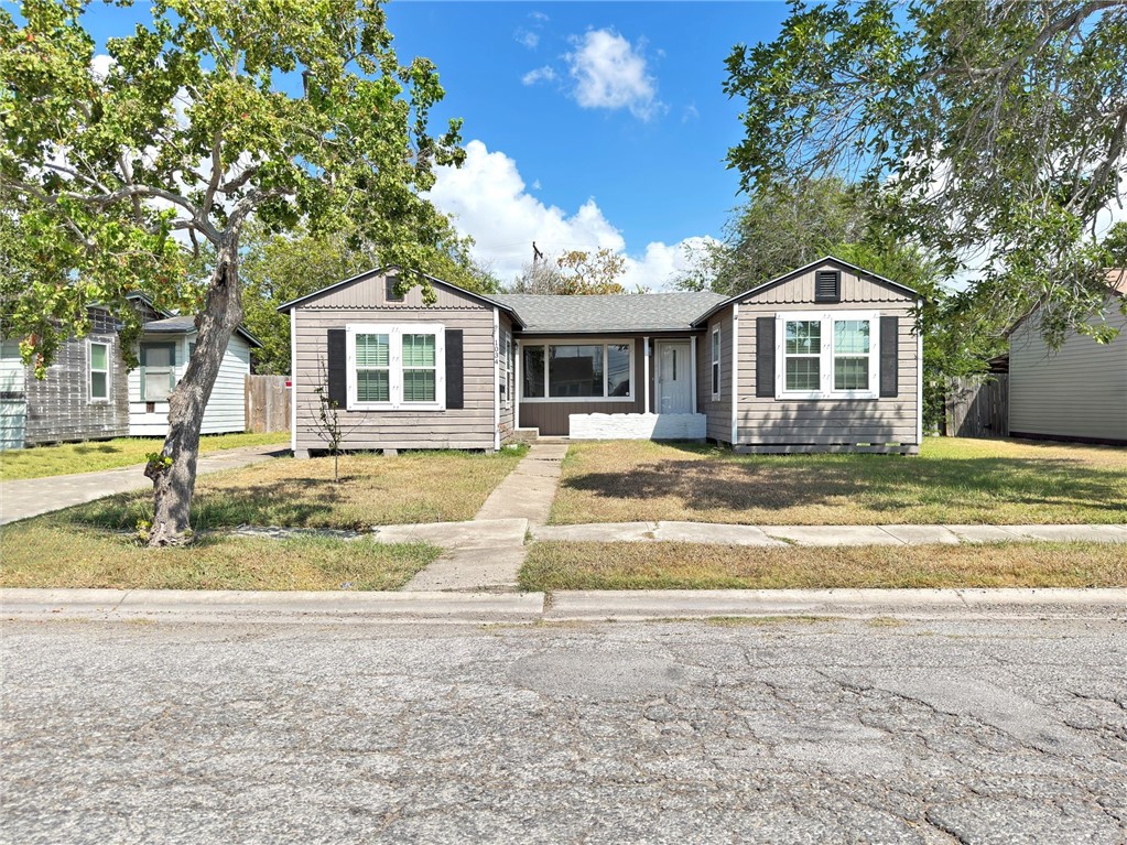 1034 McClendon St — photo