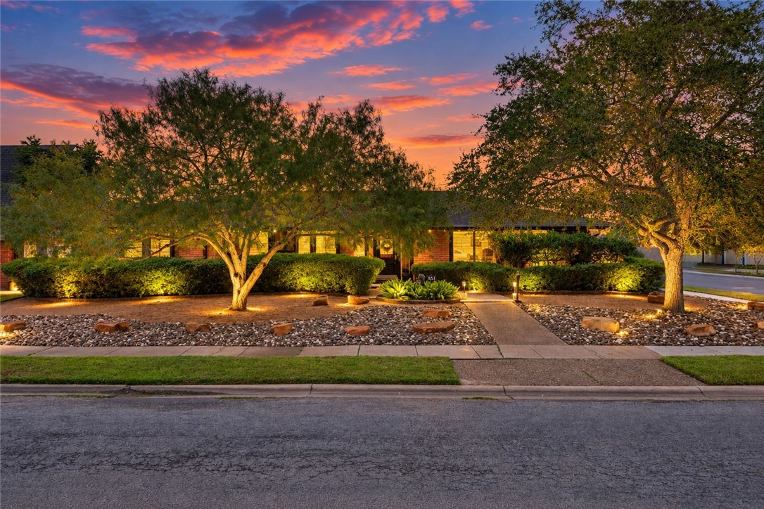 351 Troy Dr — photo