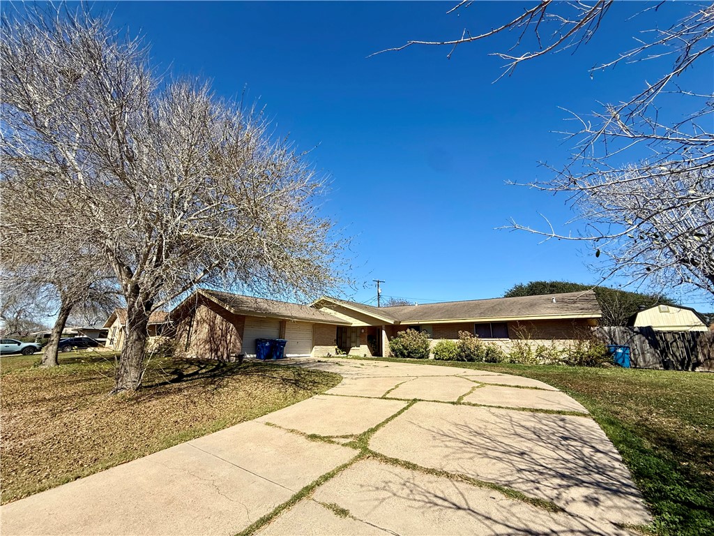 118 Markham Pl — photo