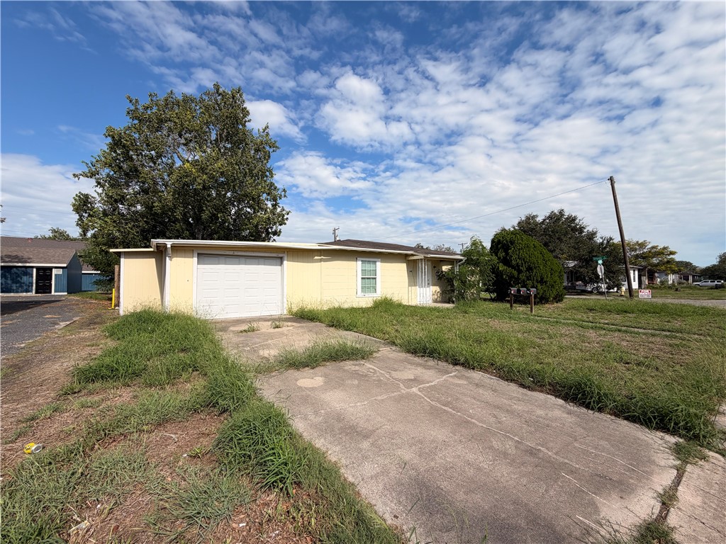 1401 Maryland Dr — photo