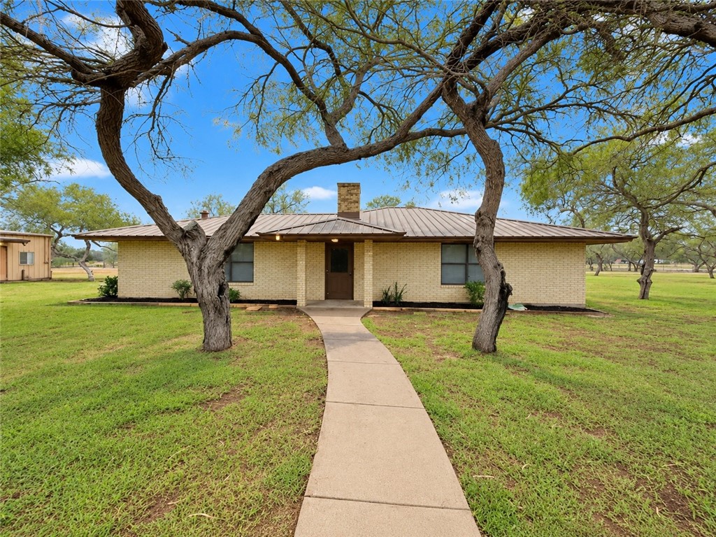 606 E FM 628 — photo