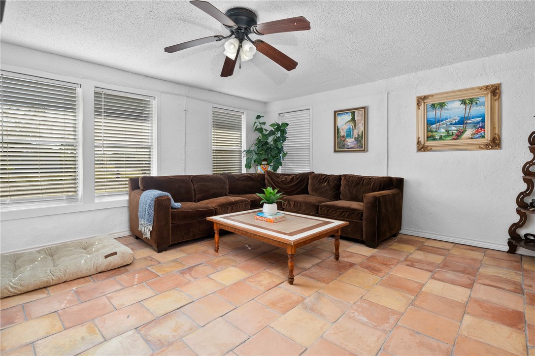 2475 Avenue E E, Ingleside, TX 78362 — photo 2