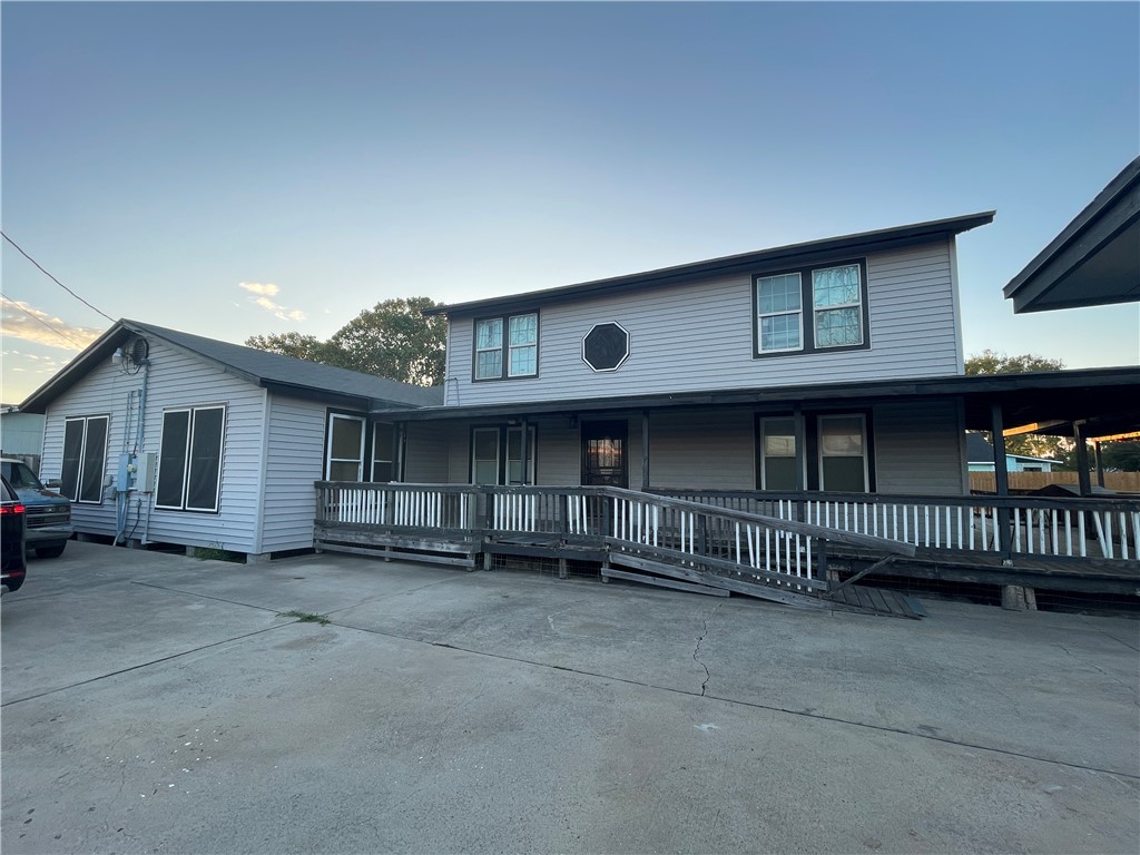701 Ester Dr — photo