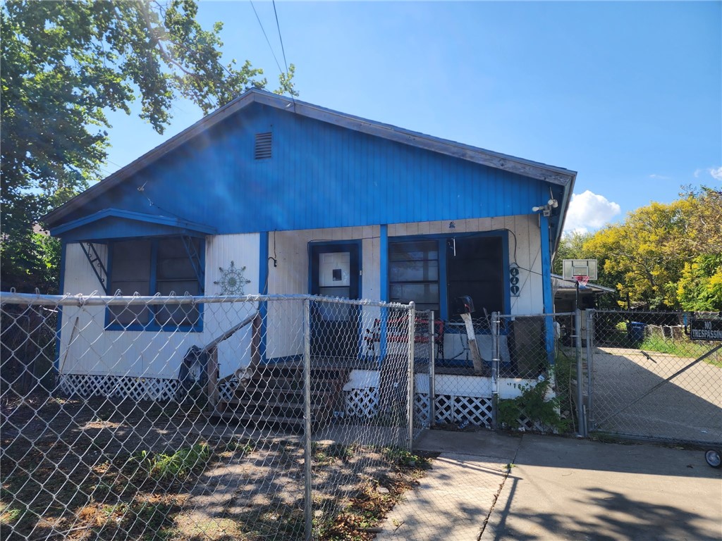 441 Cheyenne St — photo
