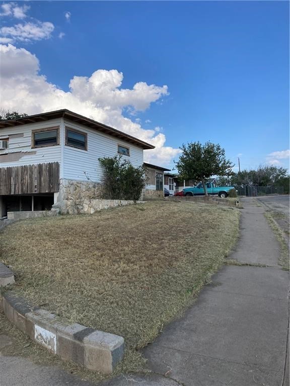 607 Caylor, Big Spring, TX 79720 — photo 3