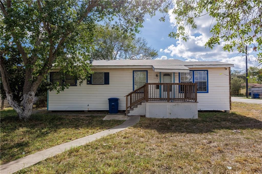 1350 Ormond Dr — photo