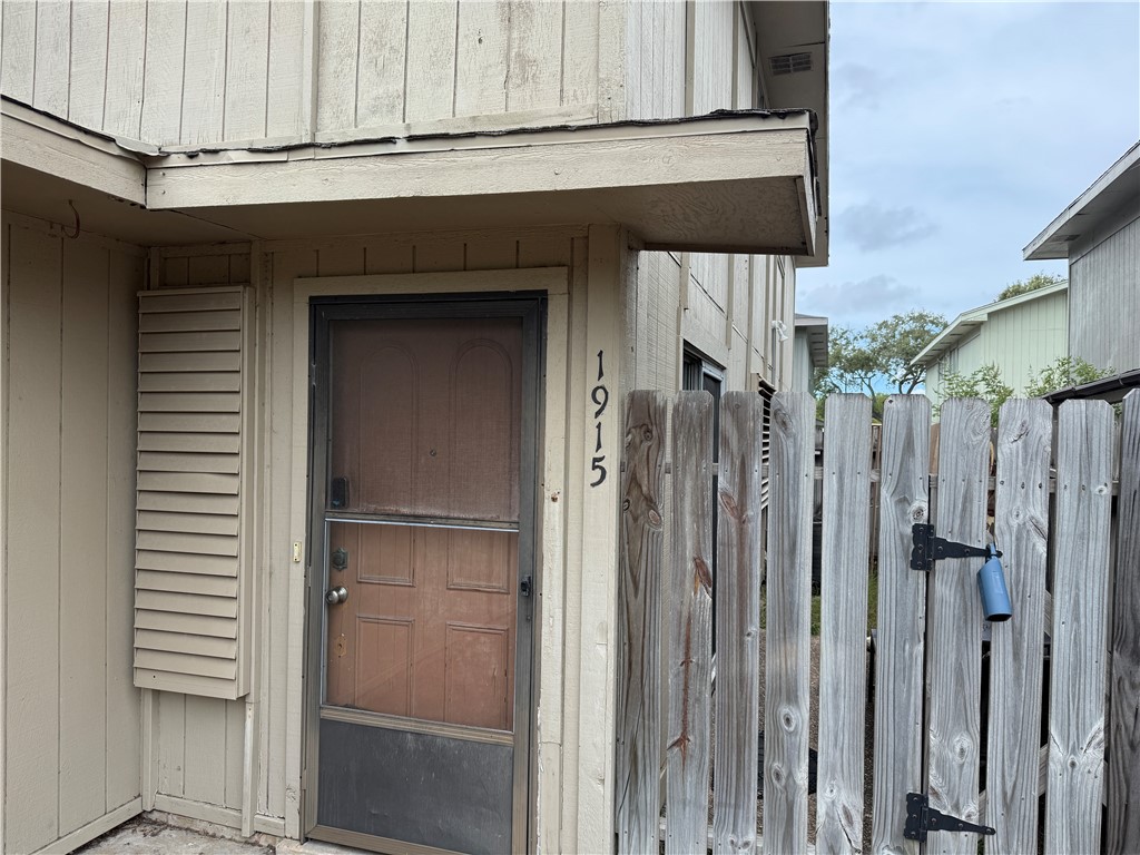 1915 Hidden Way Unit 3 — photo