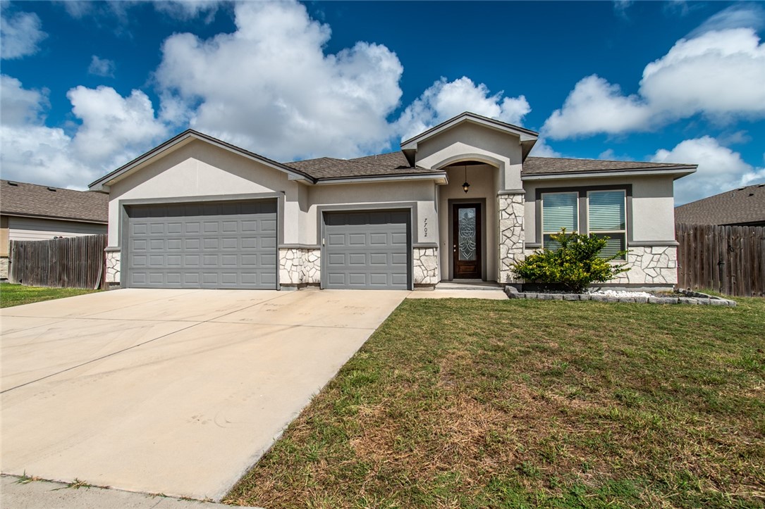 7702 Dove Hollow Dr — photo