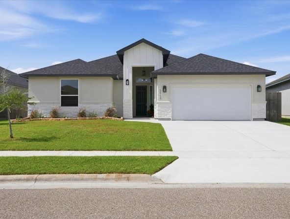 2113 Meandering Oaks Dr — photo