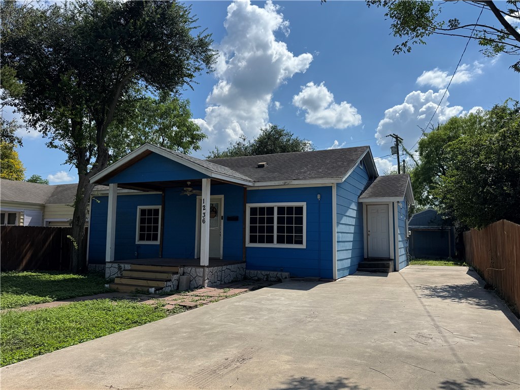 1236 Catherine Dr — photo