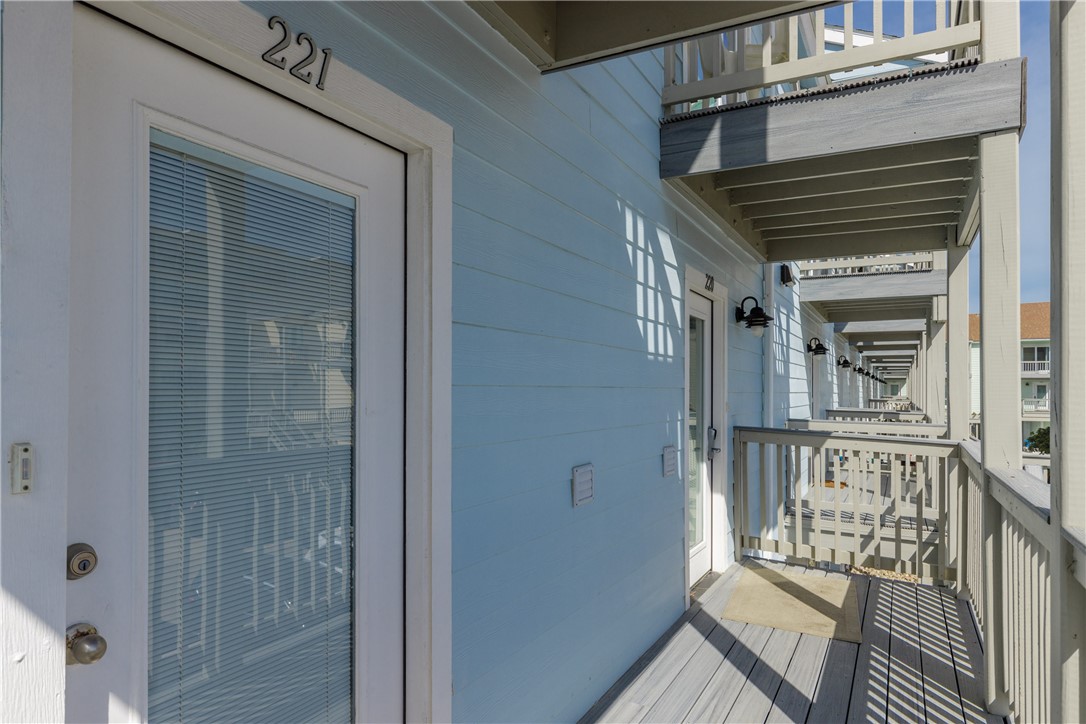 14802 Windward Dr Unit 221 — photo