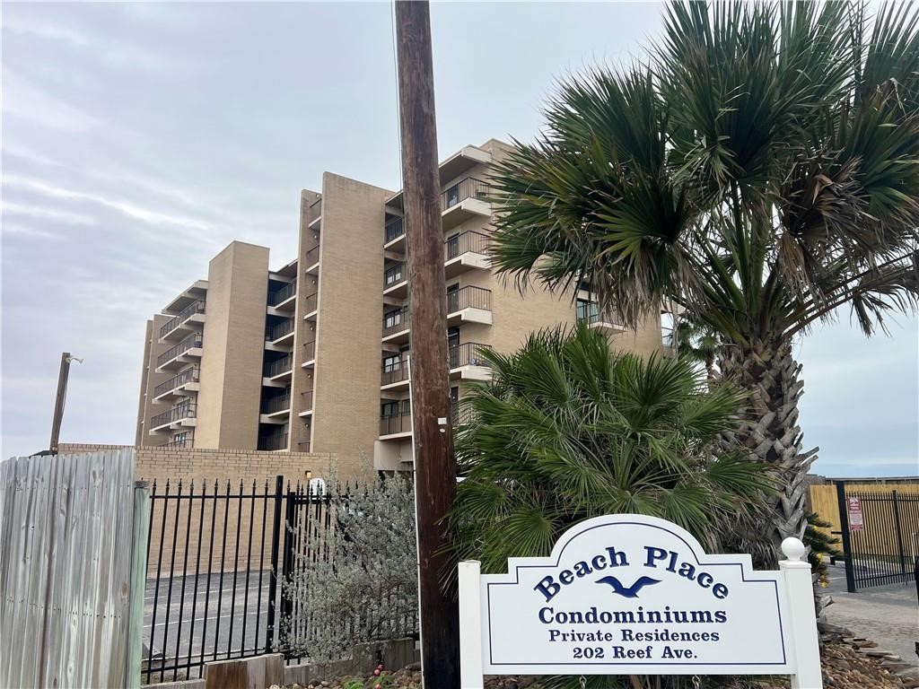 202 Reef Unit 104 — photo