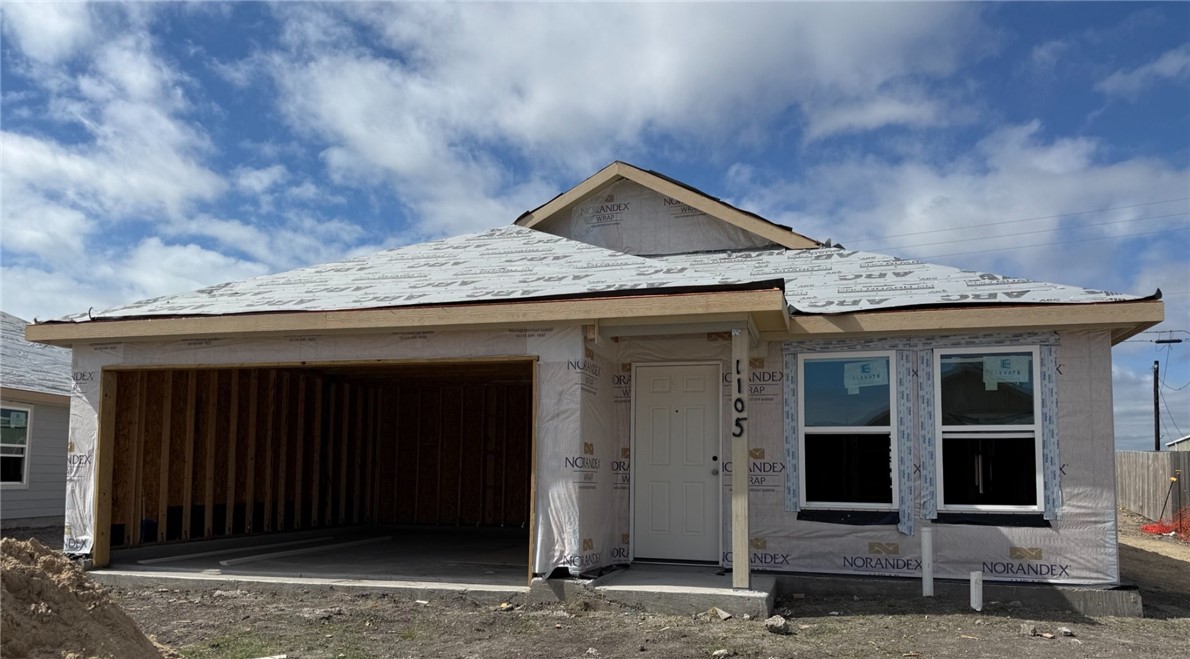 1105 Athena Dr — photo