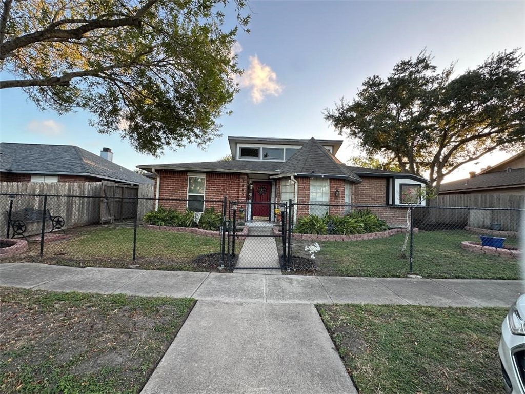 2905 River Bend Ct — photo
