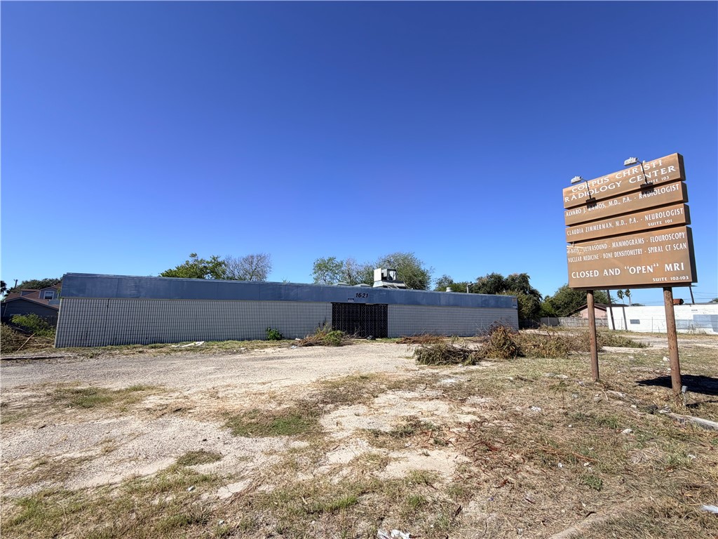 1621 S Brownlee Blvd — photo