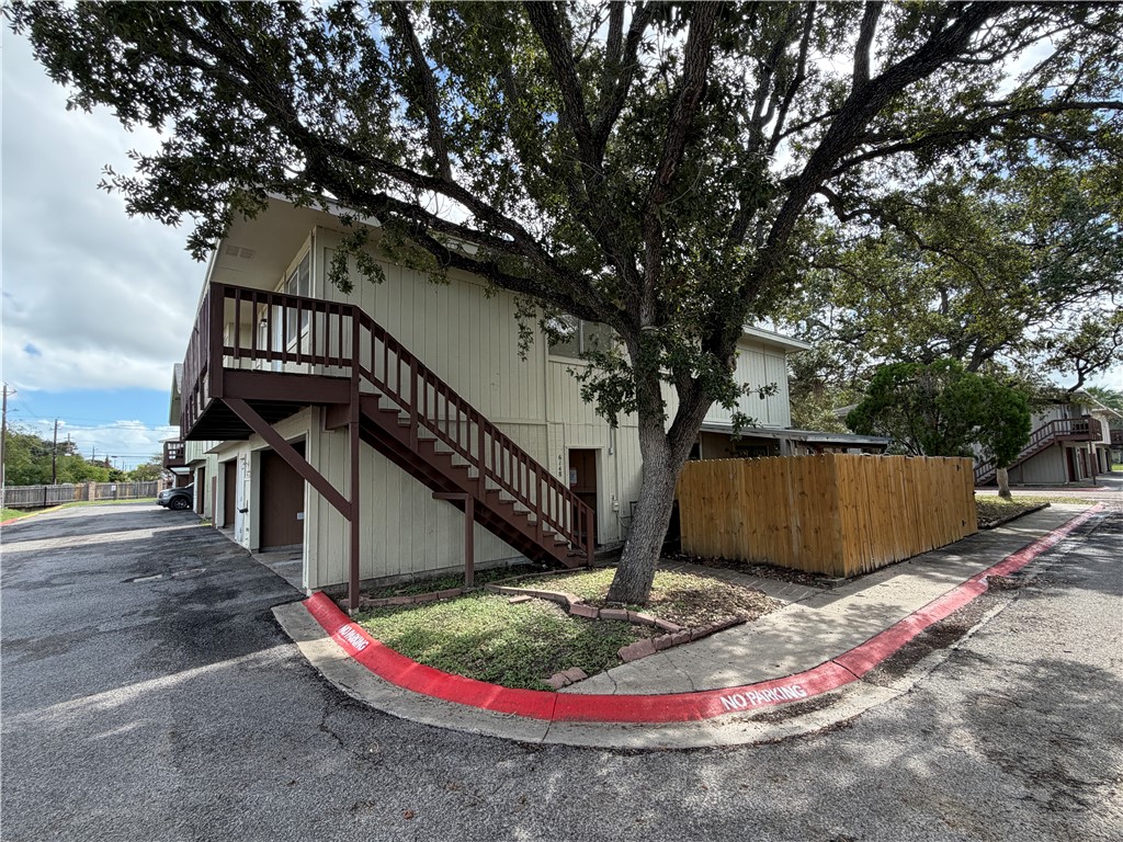 6148 Hidden Oaks — photo