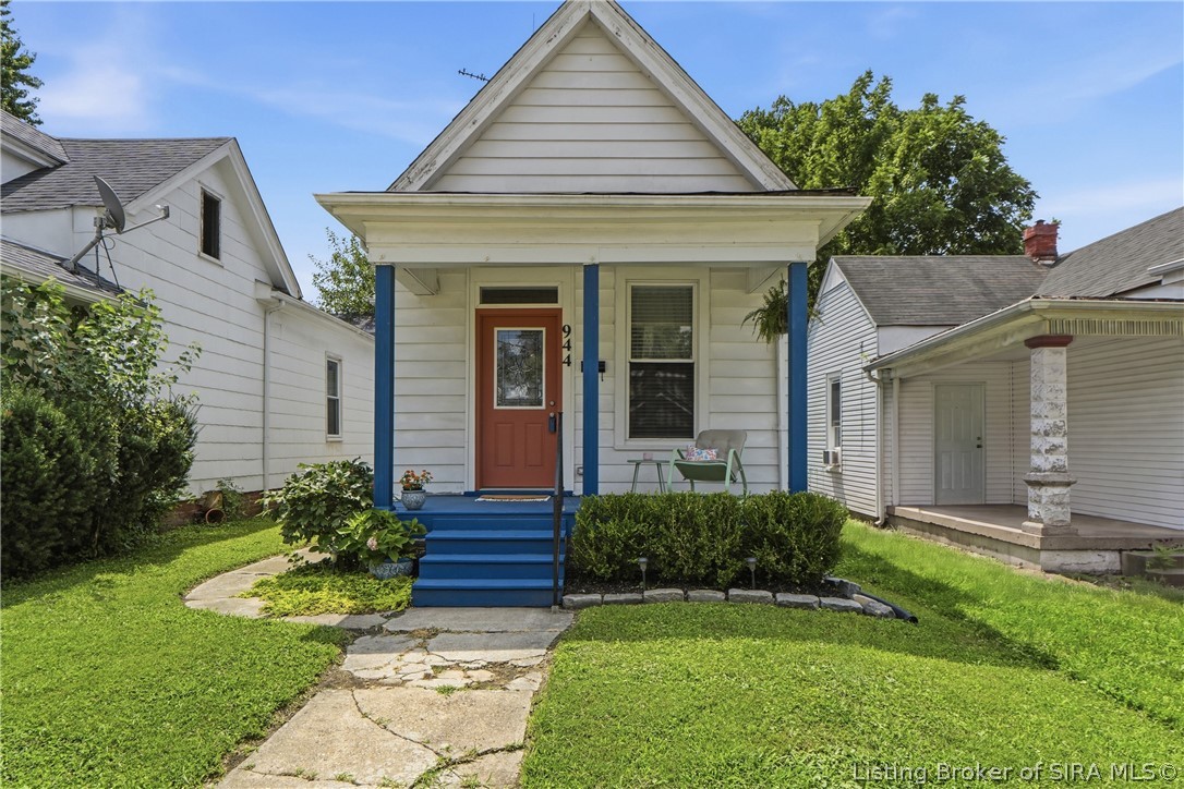 944 E Maple Street — photo