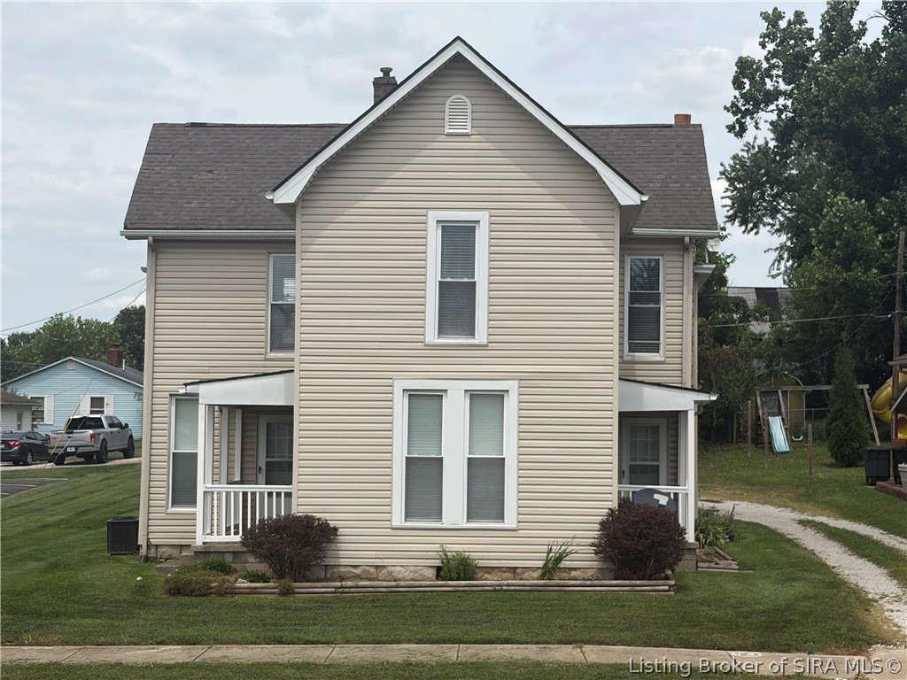 202 E Hackberry Street — photo