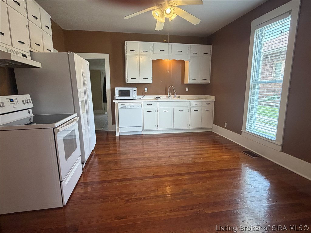 202 E Hackberry Street, Salem, IN 47167 — photo 2