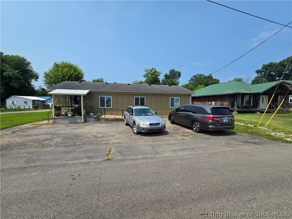 422 E Poplar Street — photo