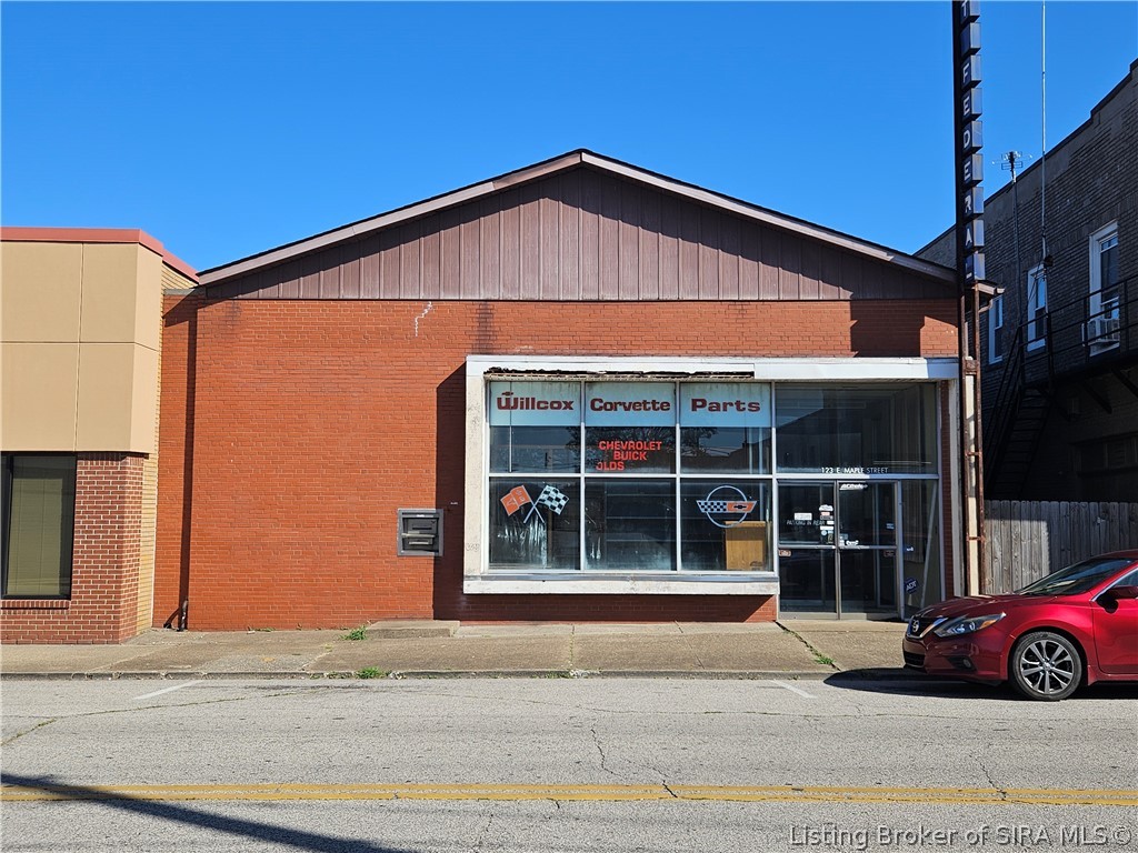 123 E Maple Street — photo