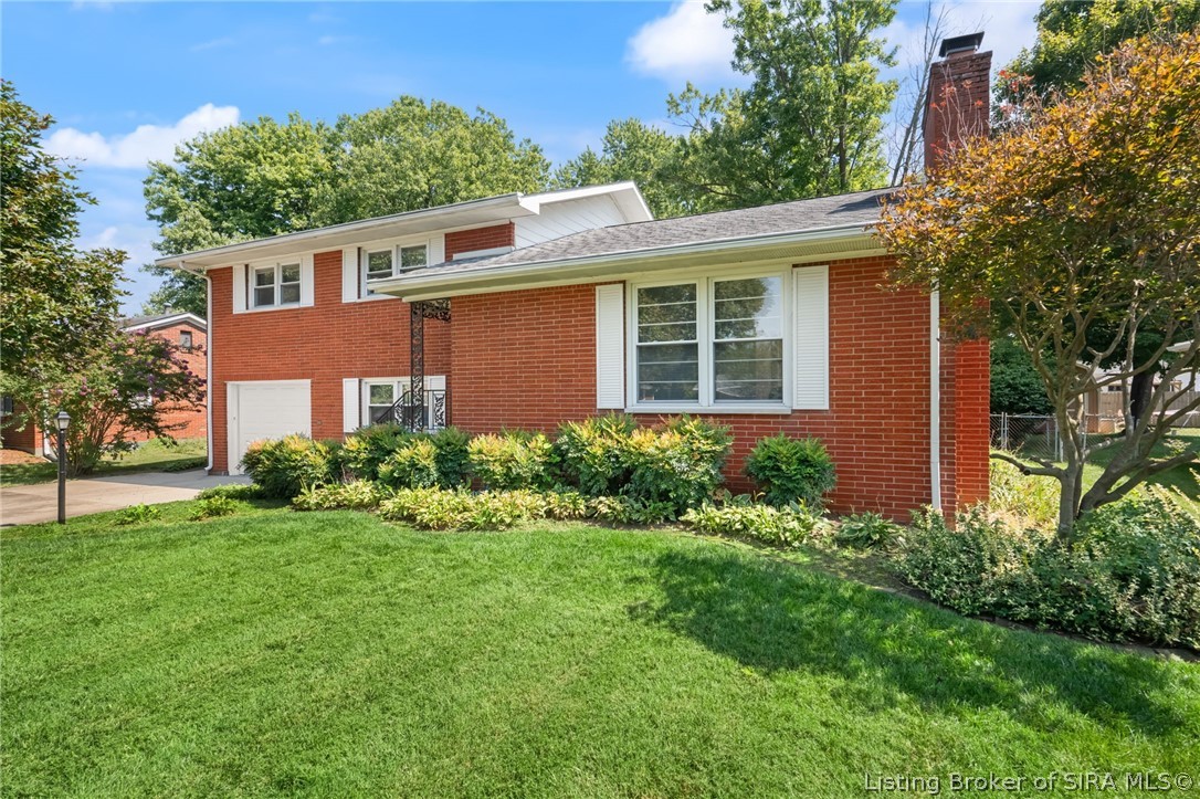 104 W Maplewood Drive — photo