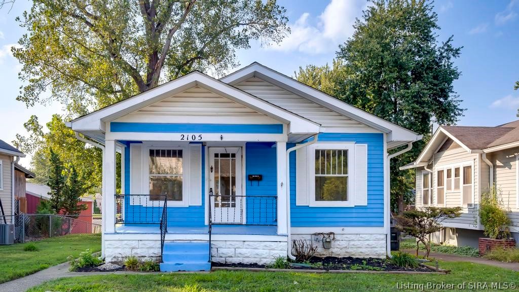 2105 Lake Street — photo