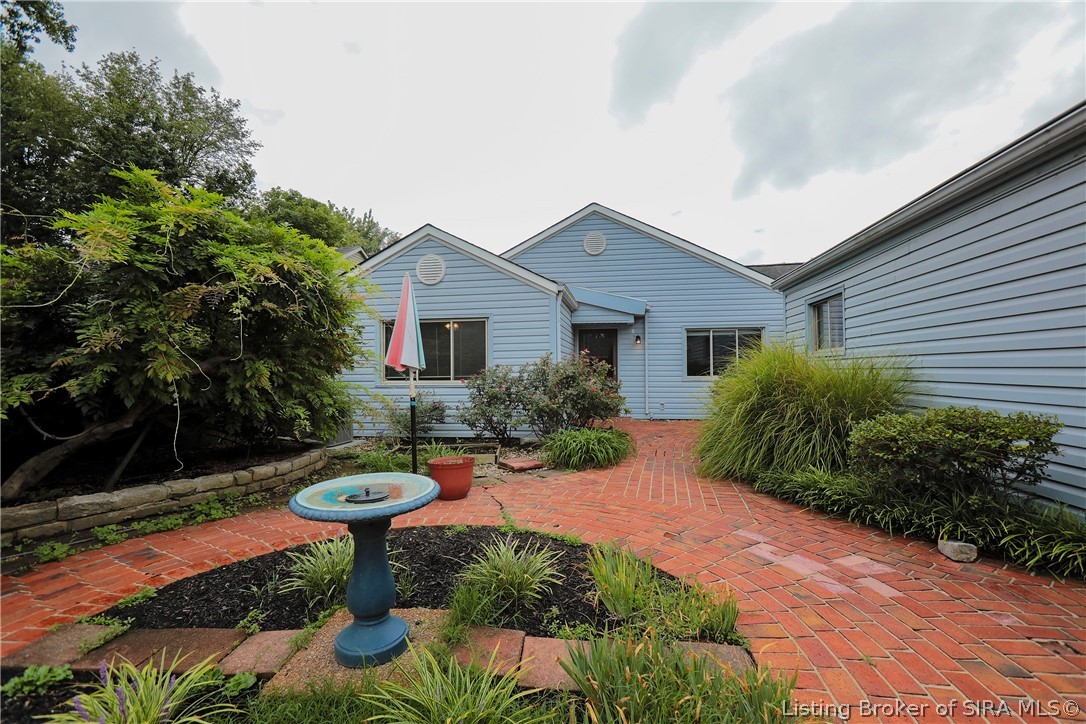 114 The Courtyard — photo