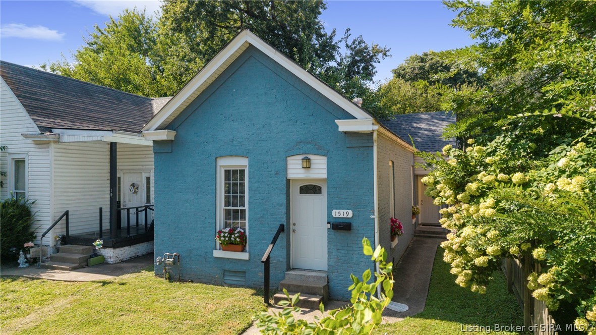 1519 E Elm Street — photo