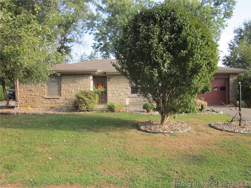 102 Maevi Drive — photo
