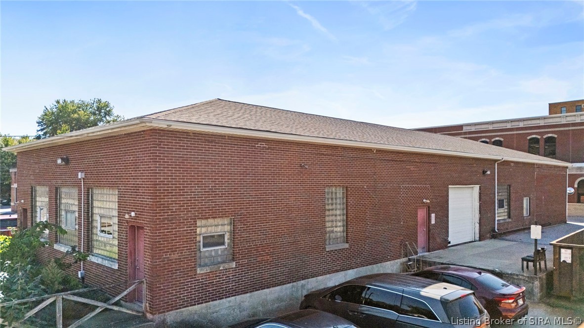 107 W Fifth Street — photo