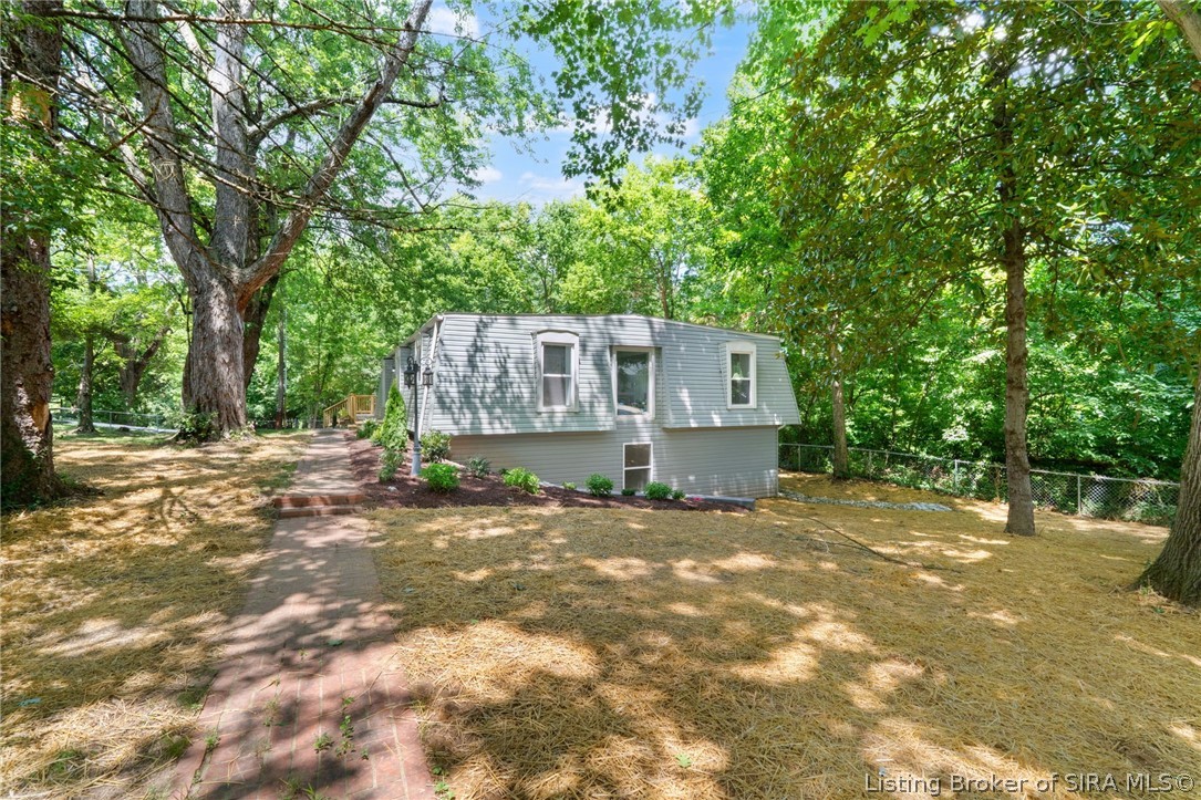 2540 E Oak Street — photo