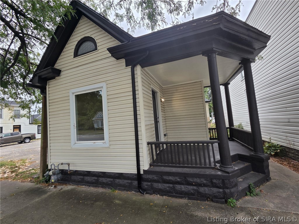 1504 E Spring Street — photo