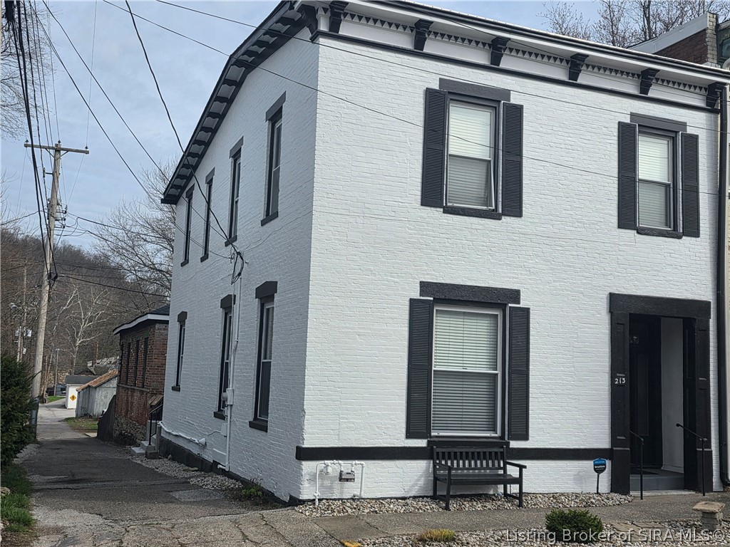 213 E Fourth Street — photo